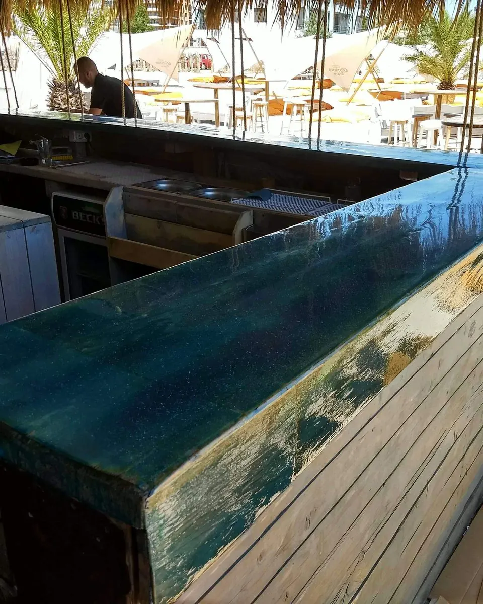 Bar din rasina epoxidica — H2O