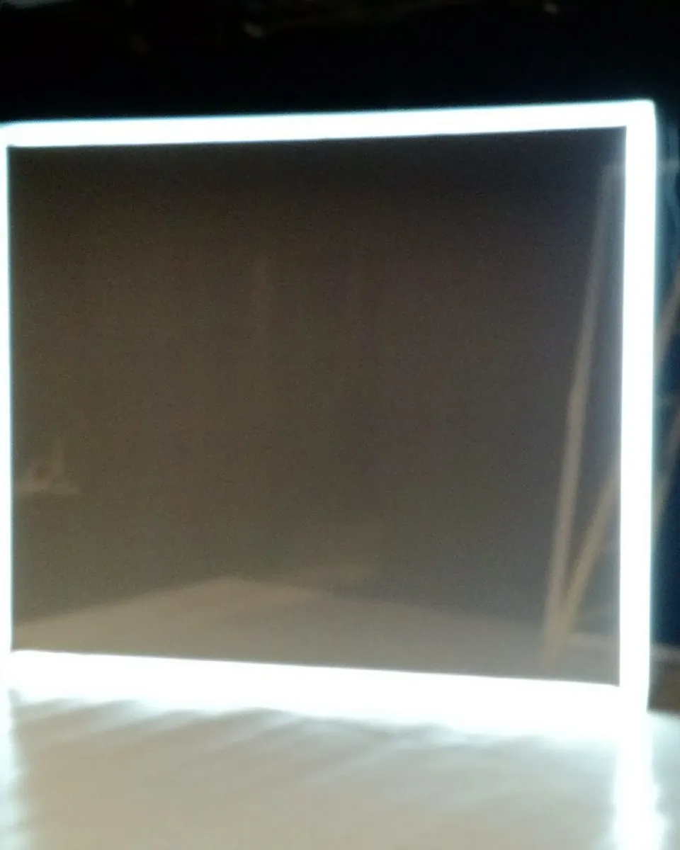Cadre luminoase LED — [client / agentie]
