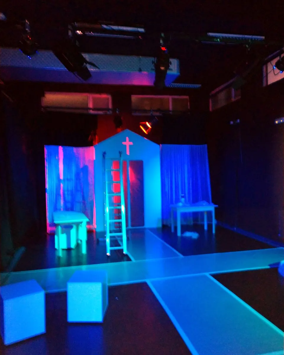 Decor de teatru — [teatru]