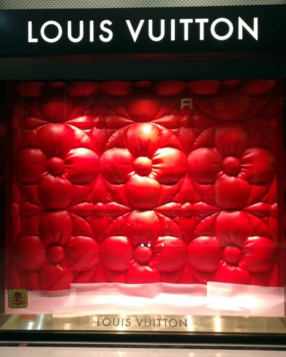 Vitrina Louis Vuitton — Louis Vuitton